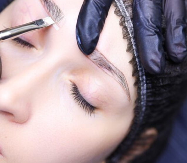 Elevate Your Beauty: Semi-Permanent Eyebrows in Crystal Palace, London
